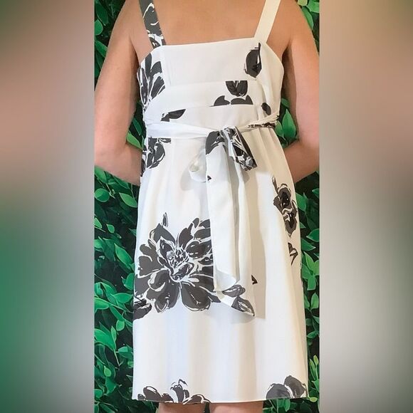 ๐ผ Ann Taylor Black & White Floral Sundress โ Bow Back โ Size 8P - Picture 4 of 6